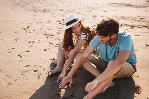 CELEBRATE VALENTINE’S DAY BY TRAVELING! Krystal Urban® Cancún & Beach Club CELEBRATE VALENTINE’S DAY BY TRAVELING! Krystal Urban® Cancún & Beach Club