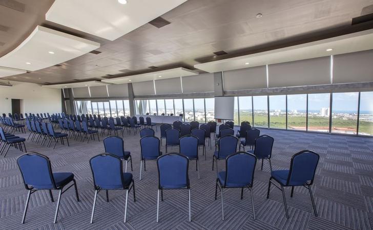 Holbox Krystal Urban® Cancún & Beach Club  Holbox Krystal Urban® Cancún & Beach Club