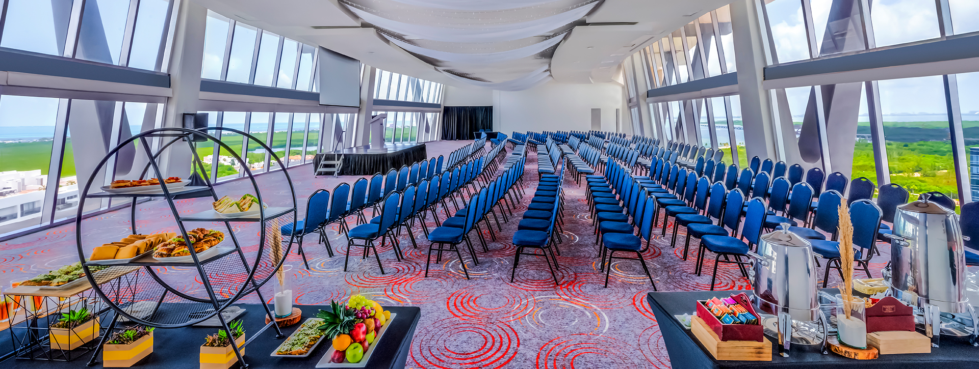  Krystal Urban® Cancún & Beach Club 